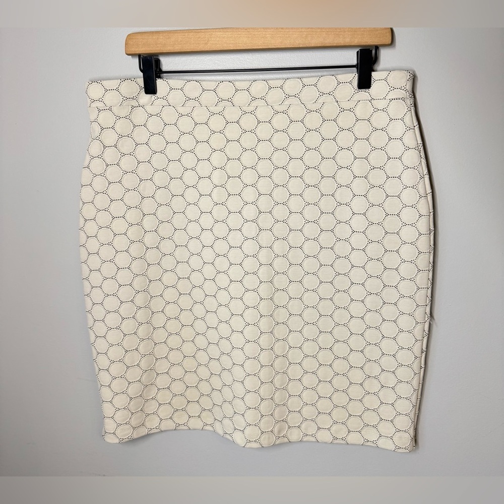 Leota Tabitha Stretch Cream Pencil Geometric Mini Skirt Sz PXL